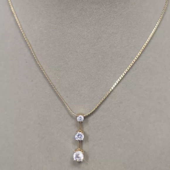 AVON Cubic Zirconium Gold Tone Necklace Three Stone Drop Pendant 10" - Picture 11 of 11